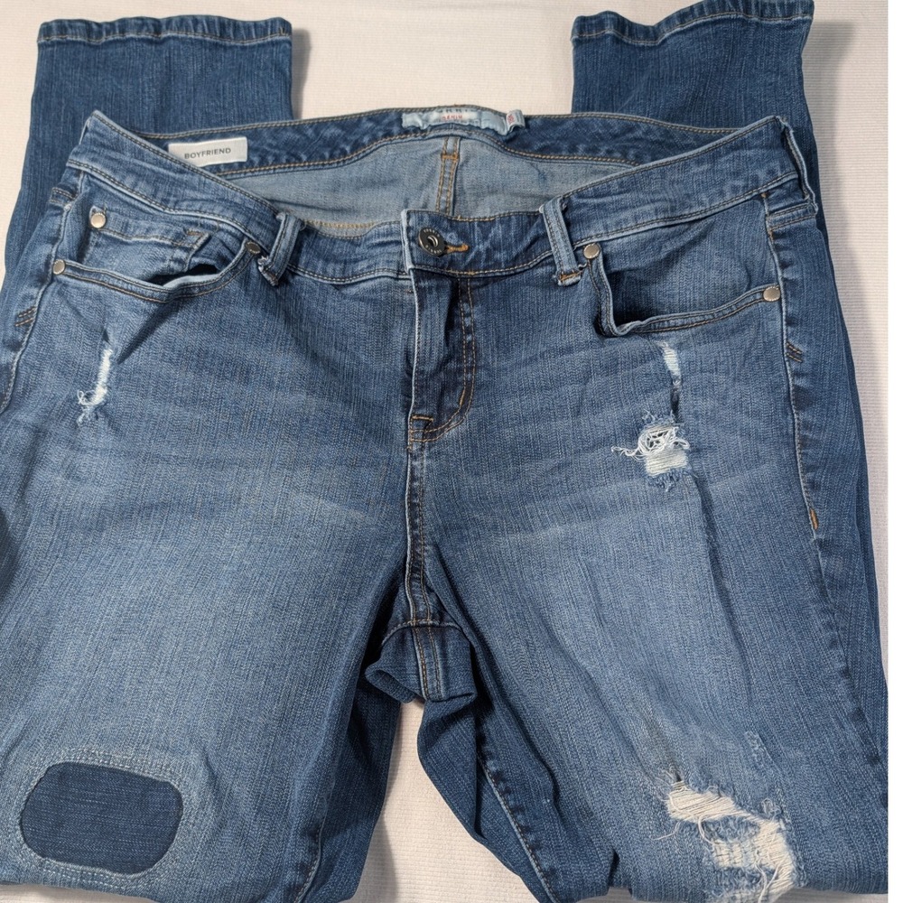 Torrid Boyfriend Jeans Womens 18R Medium Wash Distressed Patchwork Denim
